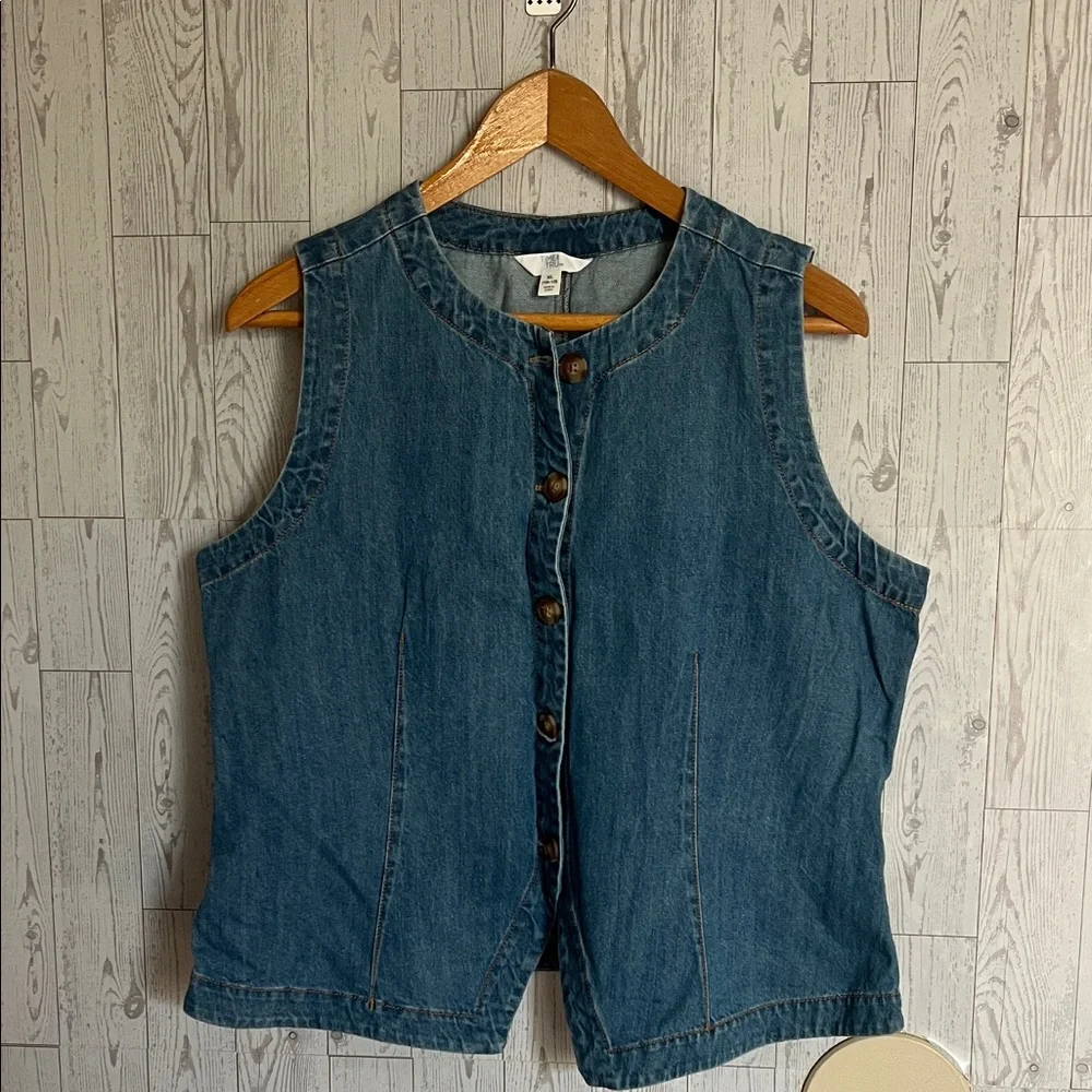 Time and Tru Light Blue Denim Round-Neck Button Top - Picture 1 of 3